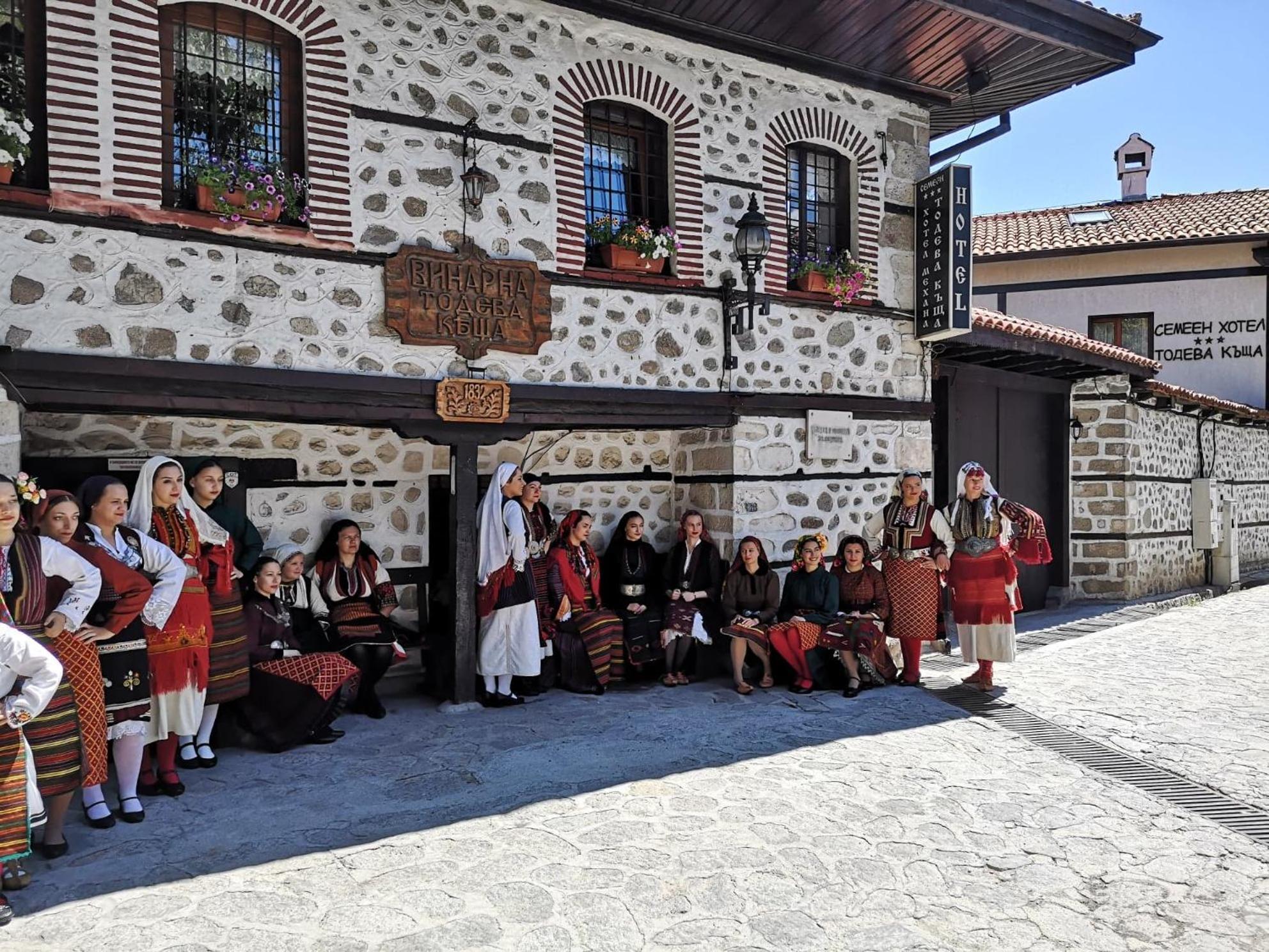 Todeva House Hotel And Tavern Банско Экстерьер фото